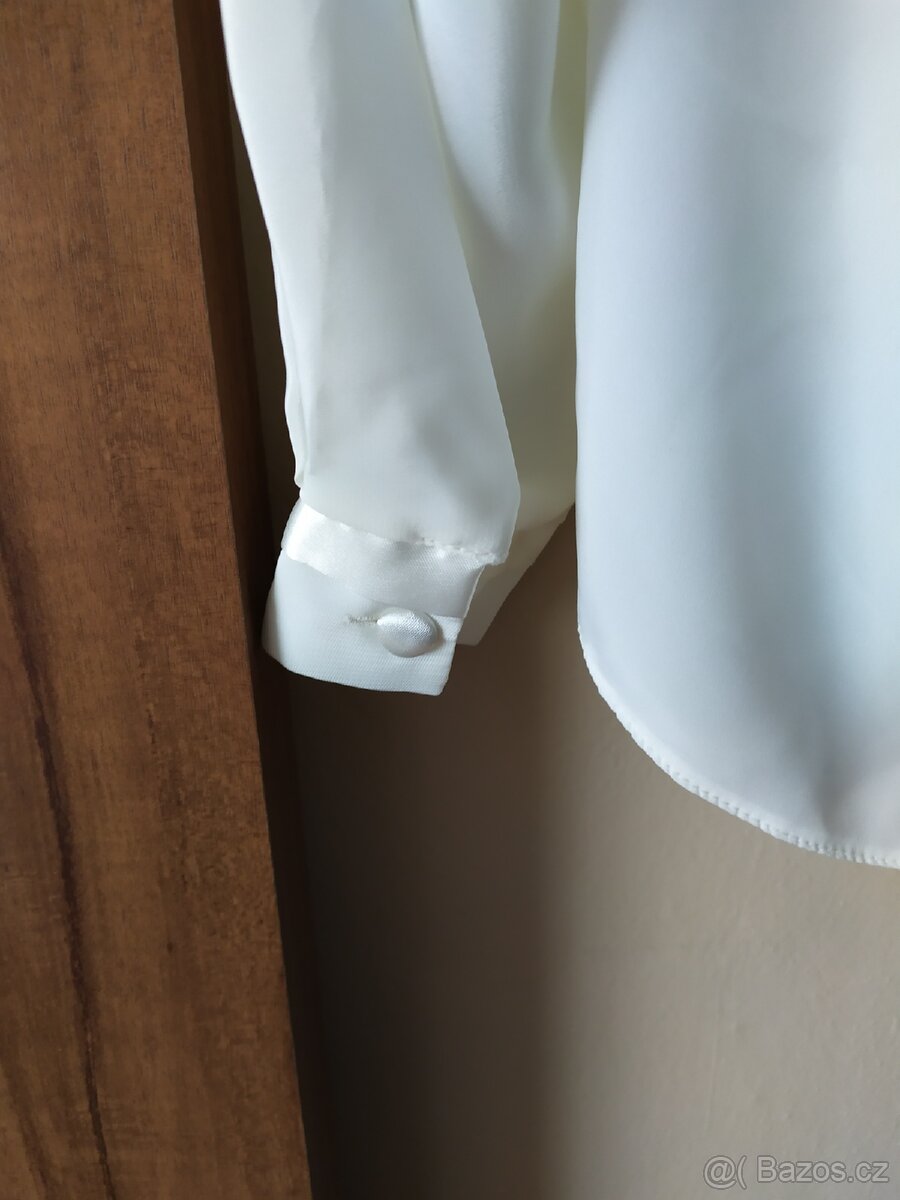 hezká zajimavá halenka - 5