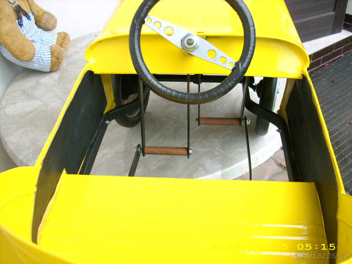 Dětské šlapací auričko Renault R 8 - 5