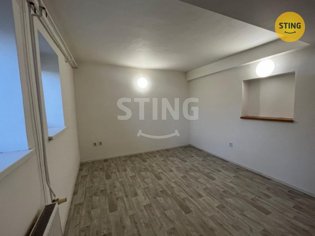 Pronájem malého, suterénního bytu., 134050 - 5