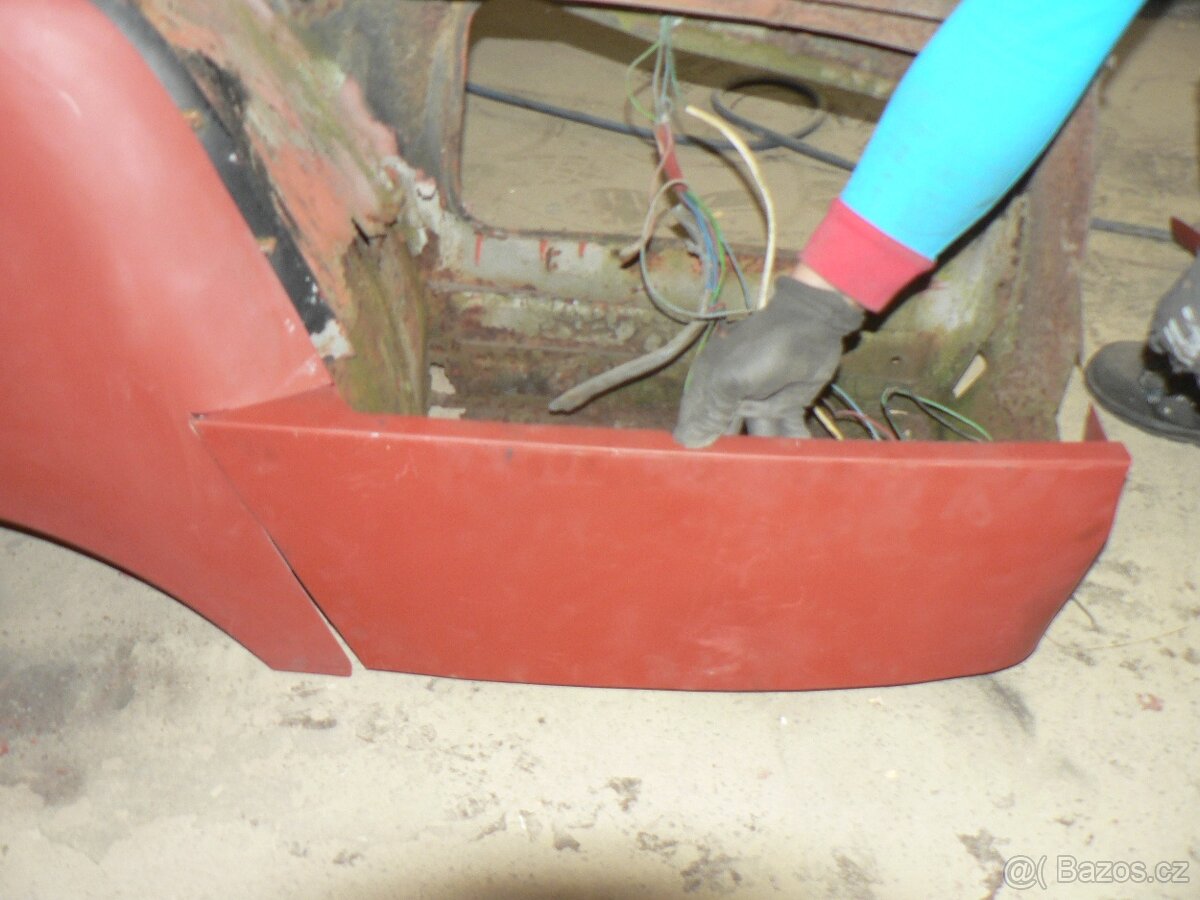 Zadní část zadního blatníku Tatra 603 - 5