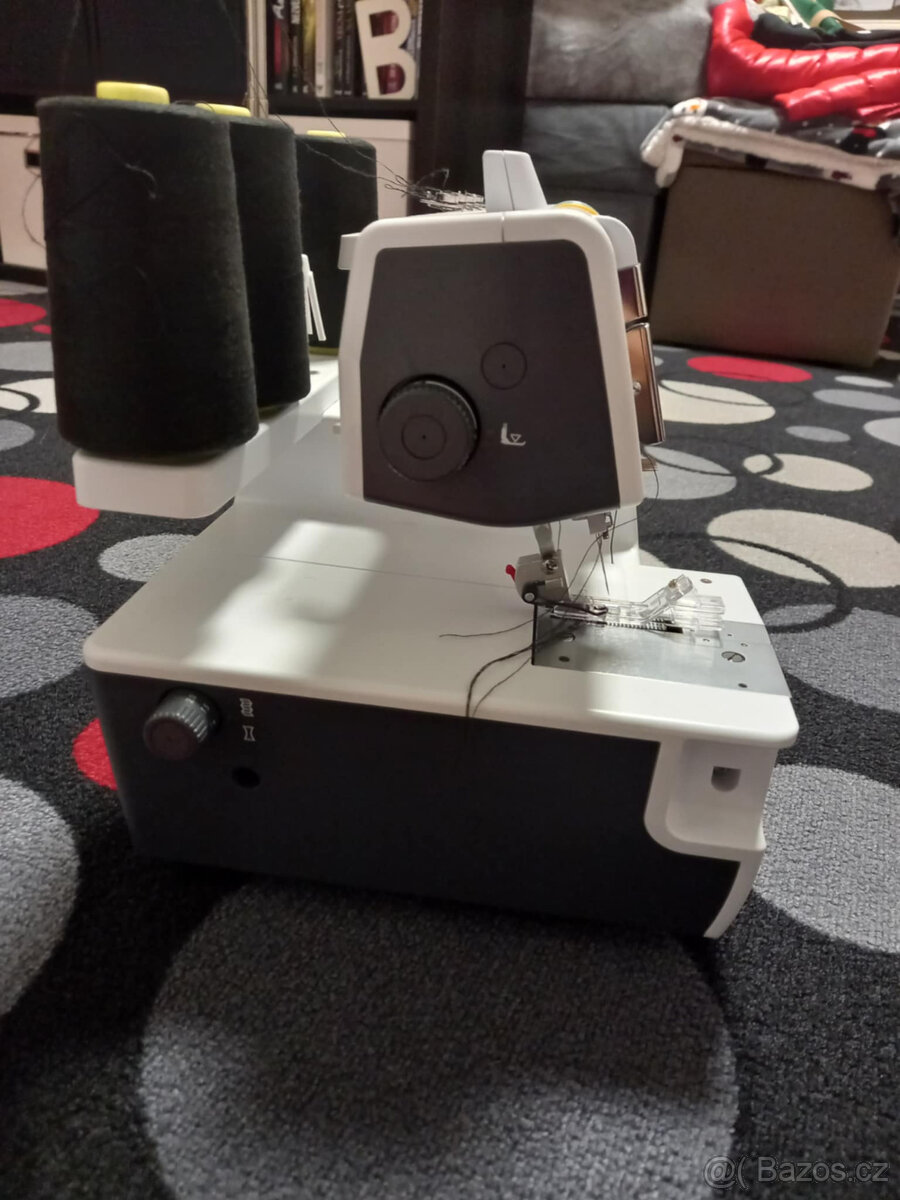 Šicí stroj Coverlock Bernette b42 Funlock - 5