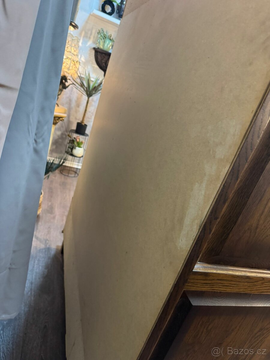 Masivní skříň (141013) - 5