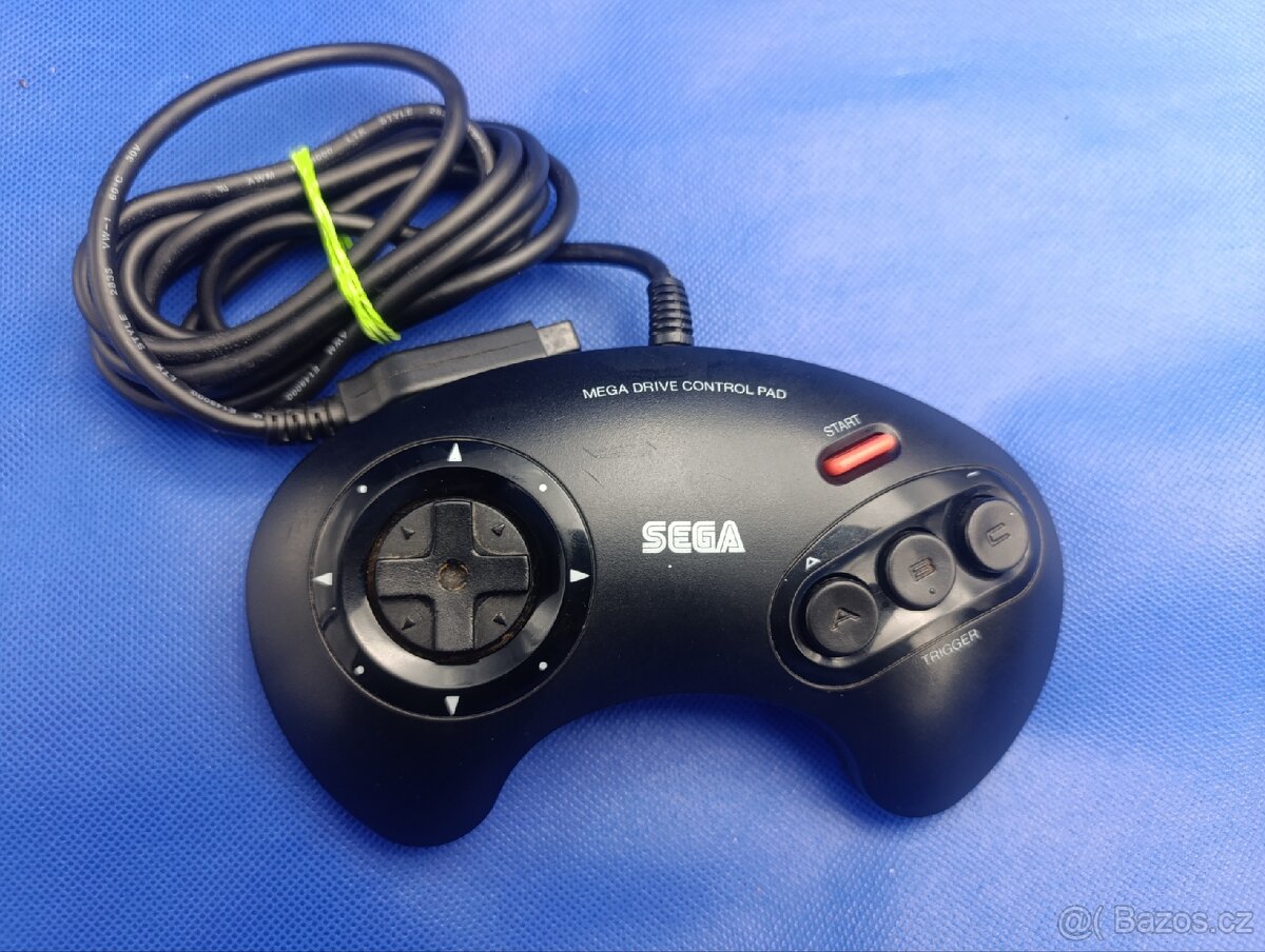 Sega Mega Drive Control Pad Boxed - 5