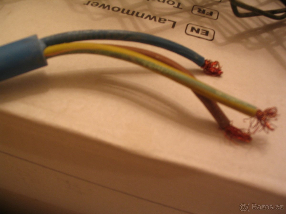 Kabel (třížilové lanko) 3x4 mm2 - 5