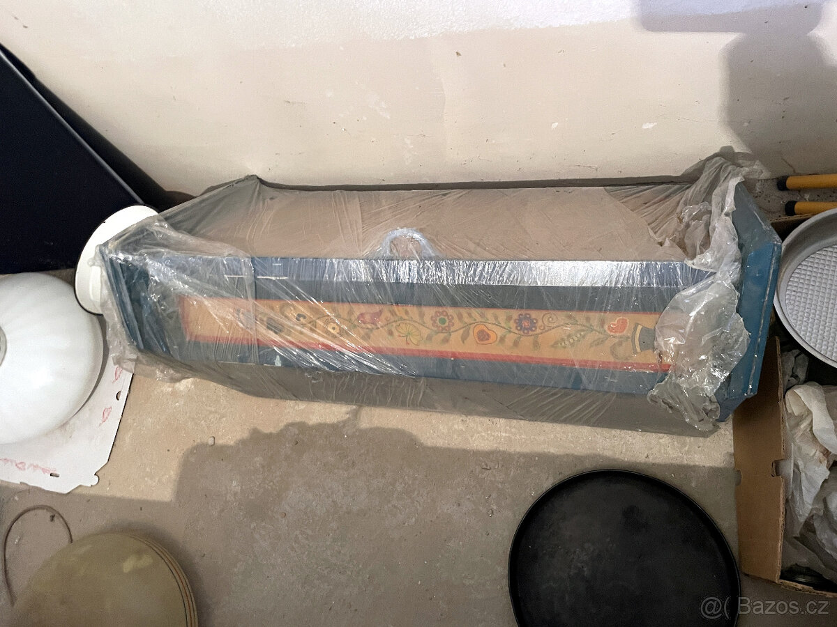 Starý malovaný lidový nábytek - stará chalupa - 5