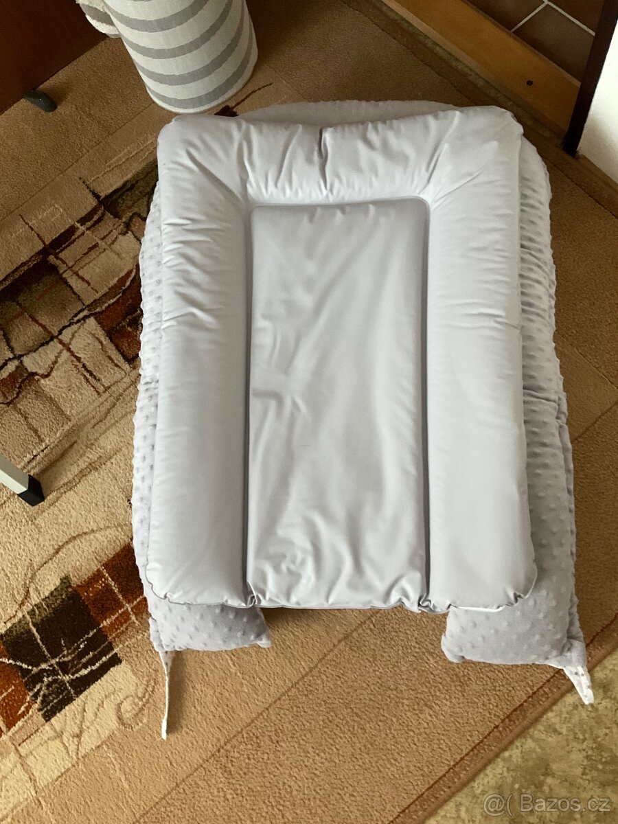 Hnízdečko, přebalovací pult. - 5