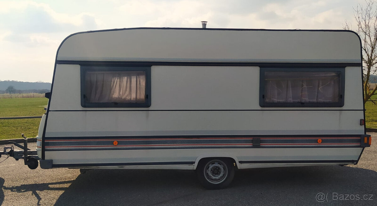 Cestovní karavan Buerstner Lux, ČR doklady, nová STK. - 5