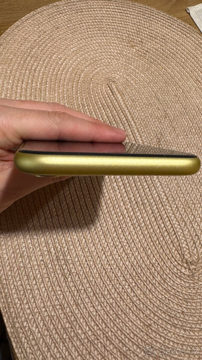 IPhone 11 128gb žlutý, top stav - 5