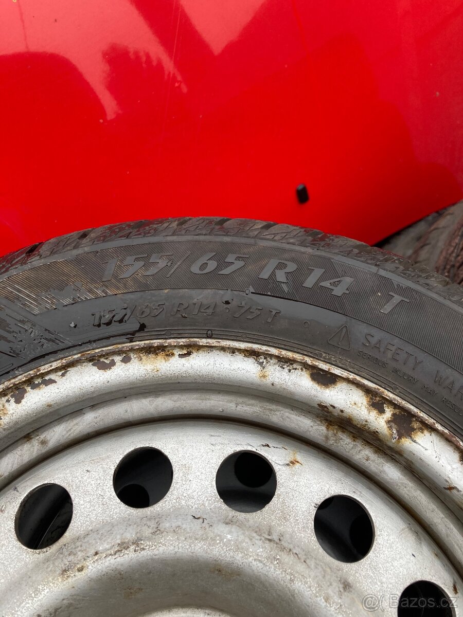 Zimní. Pneumatiky 155/65R14 i s diskama - 5