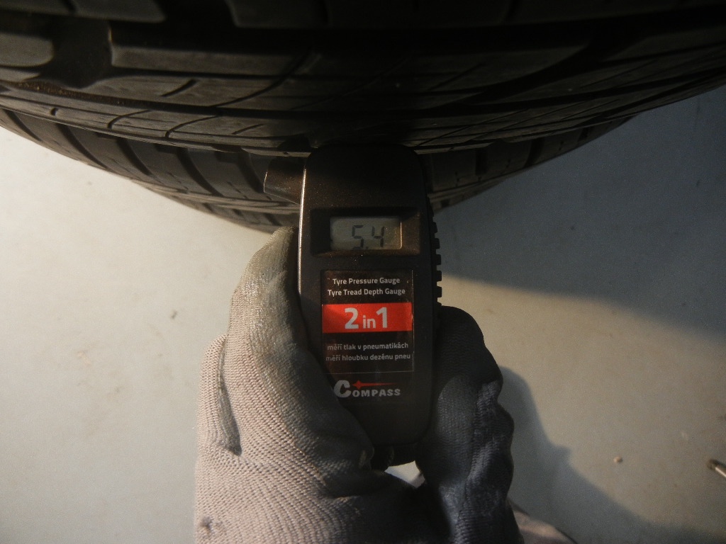 Letní pneu Pirelli 255/60R18 - 5