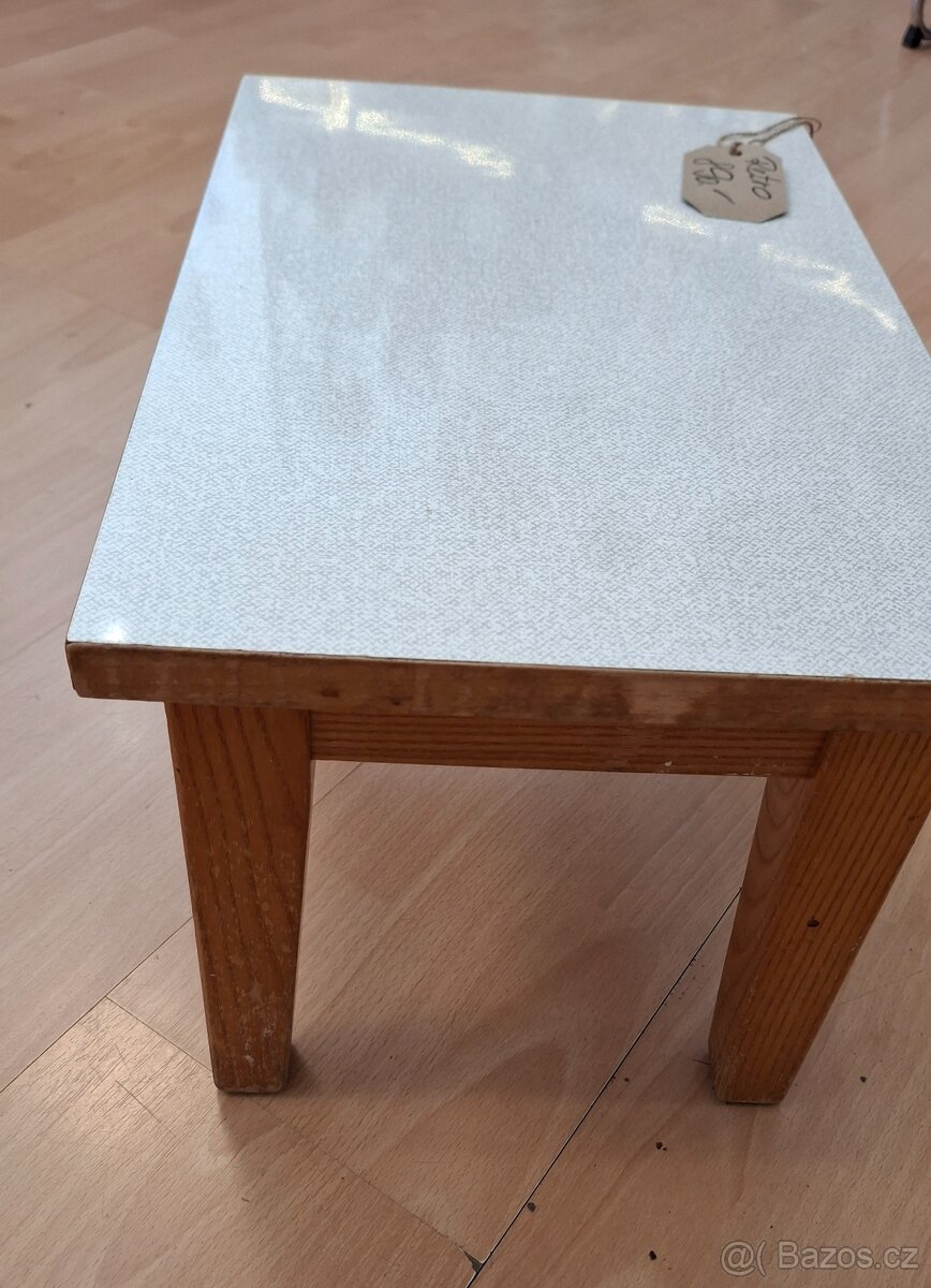 Retro malý dřevěný stolek a židlička - 5