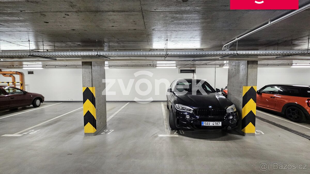 Prodej garážového stání ul. Jeseniova 50 - Žižkov - 5