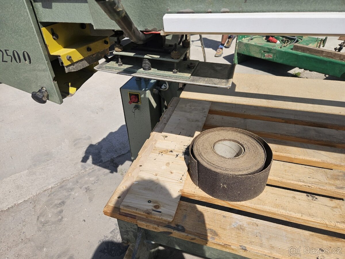 Pásová bruska s odsavačem. - 5