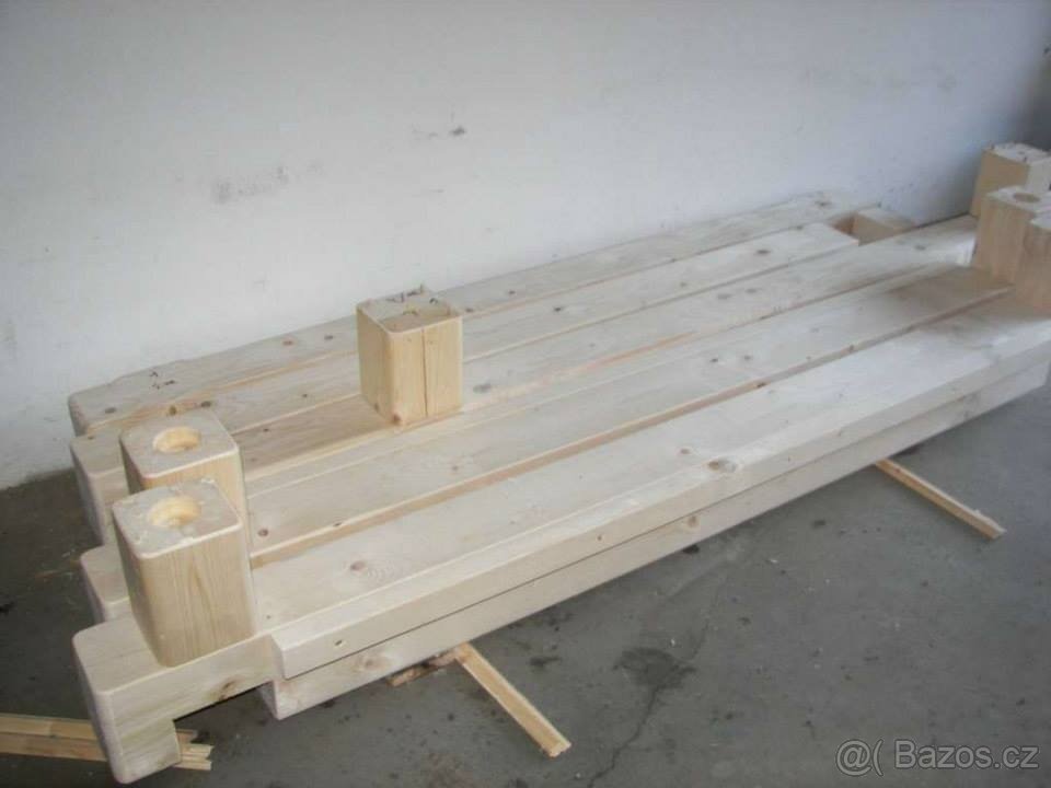 Mohutná celomasivní postel ve velikosti 180 x 200 cm - 5