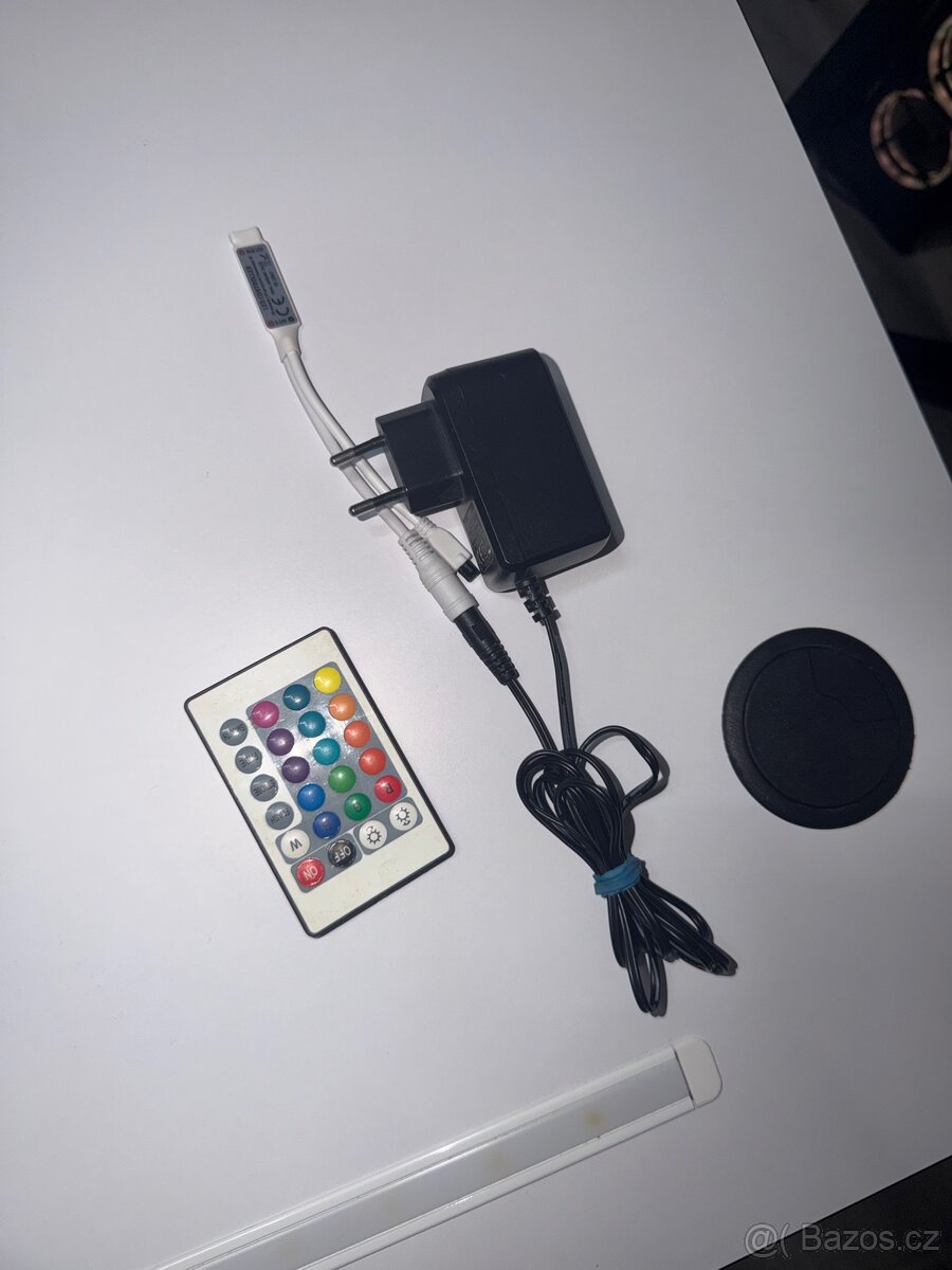 Herní/pracovní stůl s LED osvětlením - 5