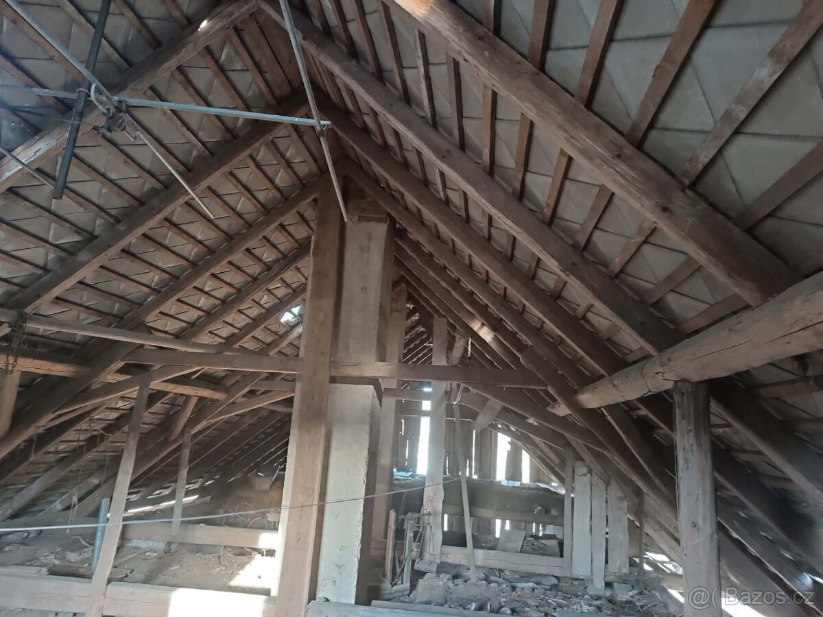 Starý krov, trámy, prkna - 5