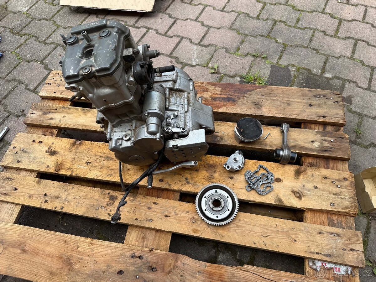 Motor LTZ na díly - 5