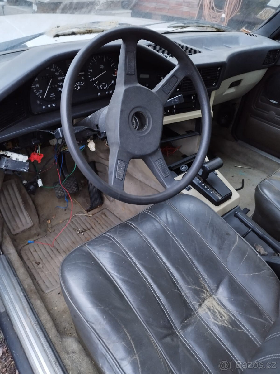 BMW E 28 525e - sleva - 5