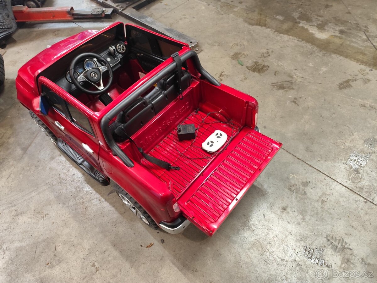 Dětské autíčko Mercedes pickup X-class 4x4 - 5