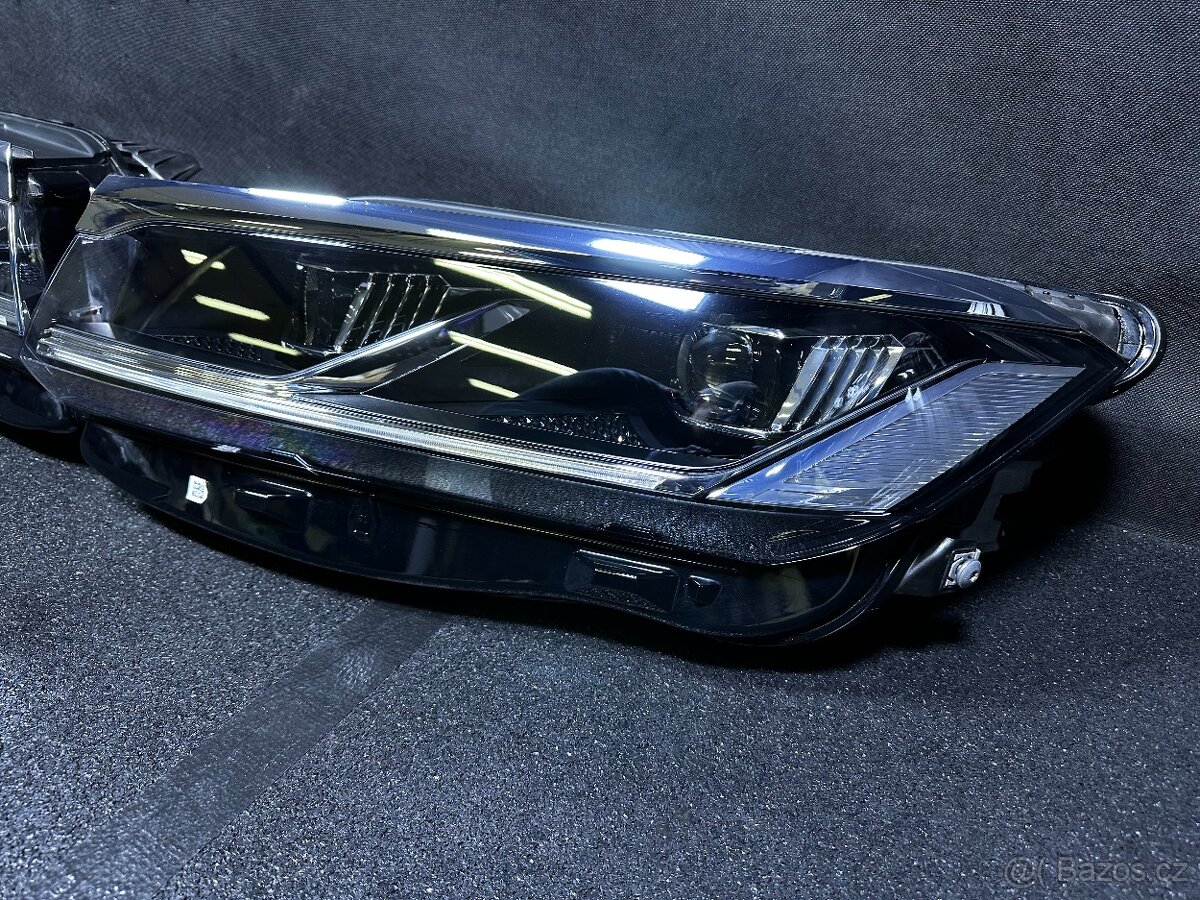 VW Touareg III 3 Predni svetla FULL Led Kapota - 5