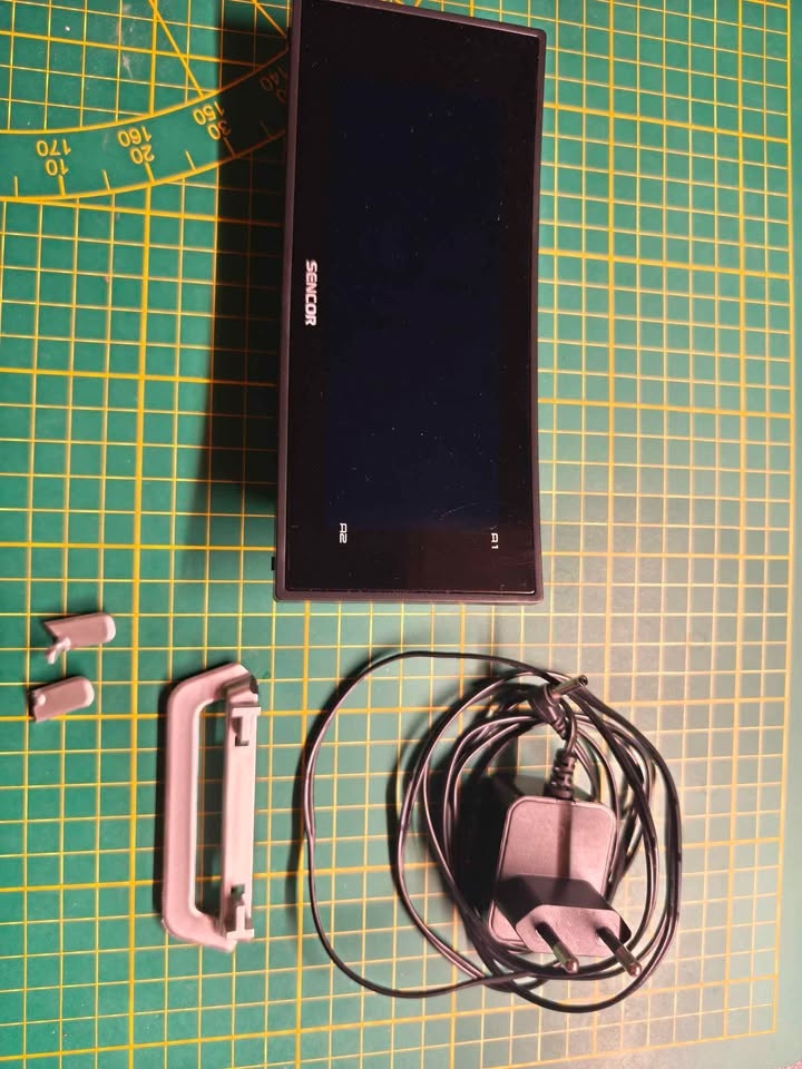 Digitální hodiny/budík Sencor - 5