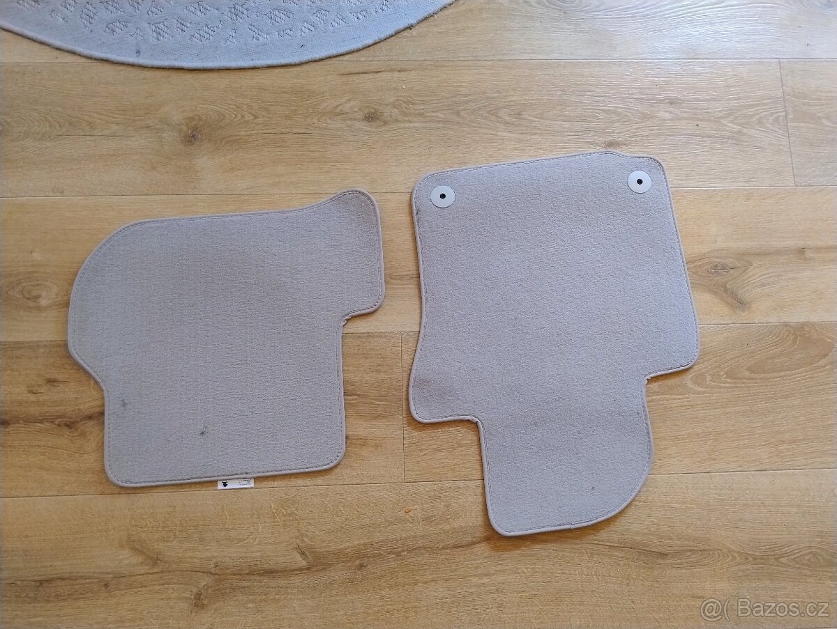 Octavia 2 - krásné koberečky, stínění - 5