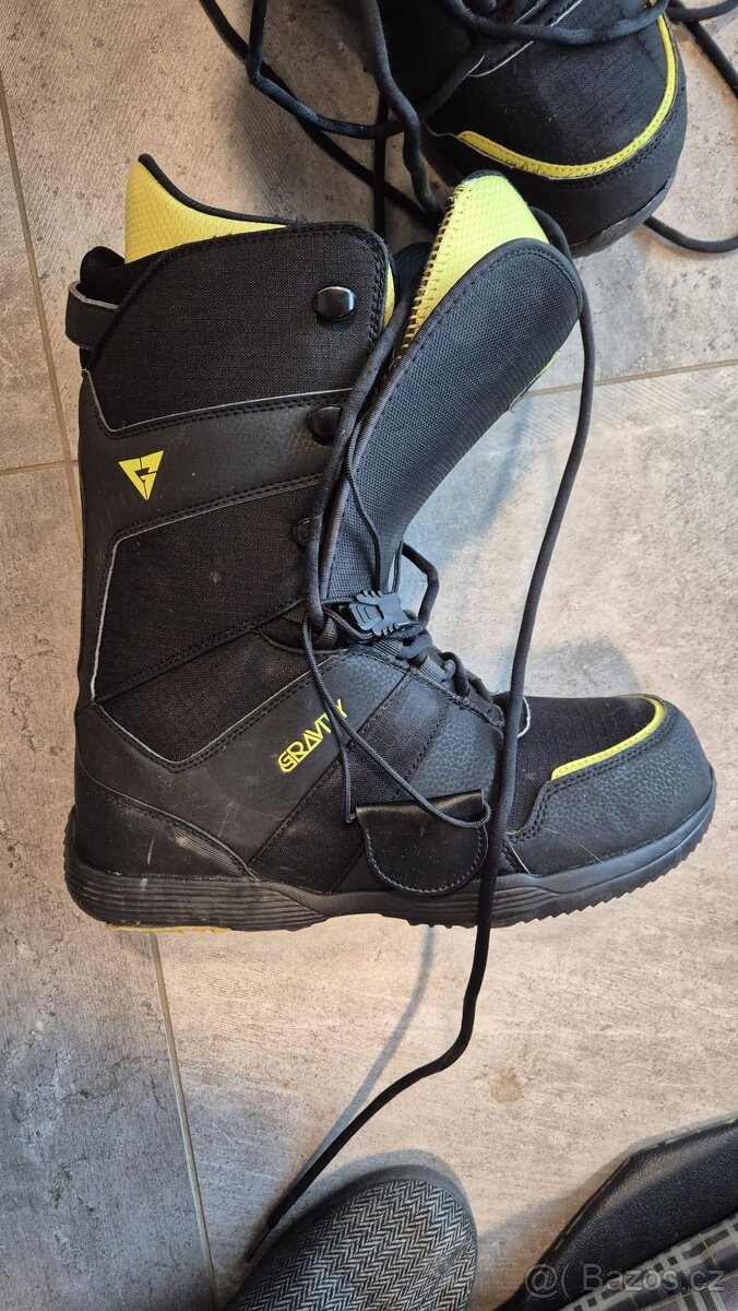 Snowboard 156cm , obal, boty velikost 10 - 5