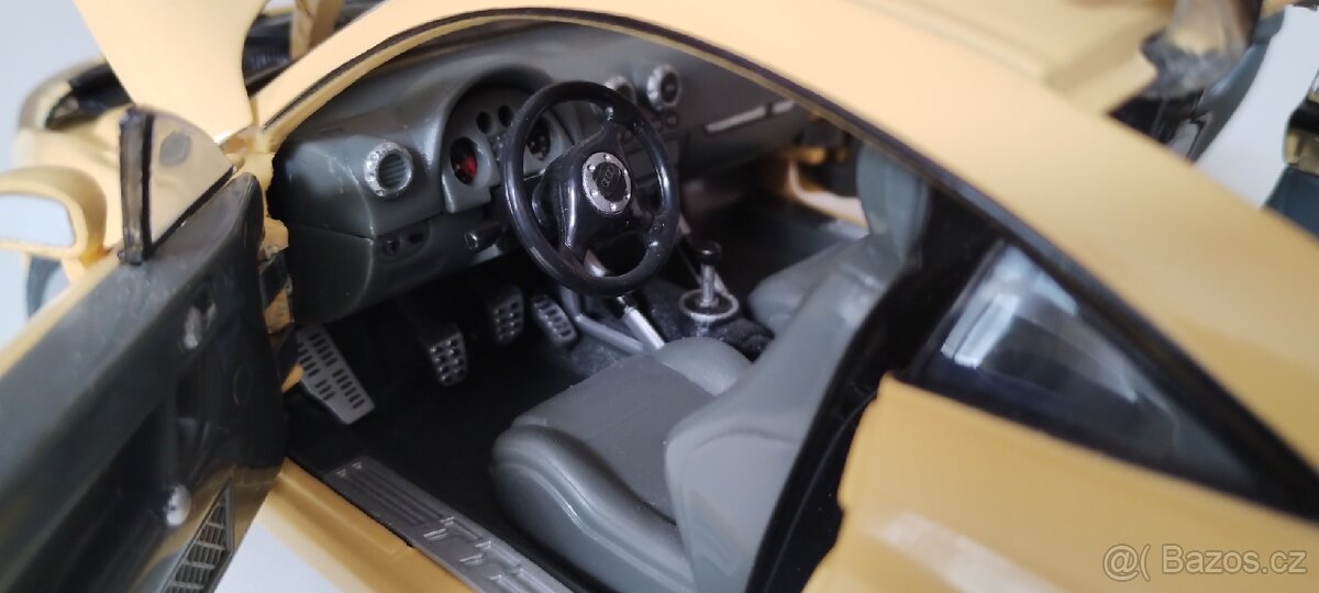 Audi TT 1/18 - 5