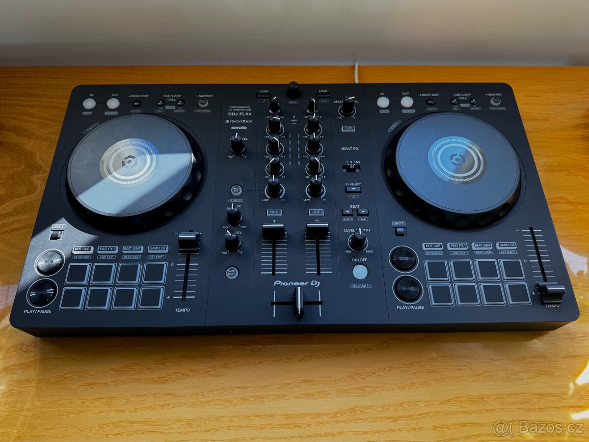 Pioneer DDJ-FLX4 controller - 5