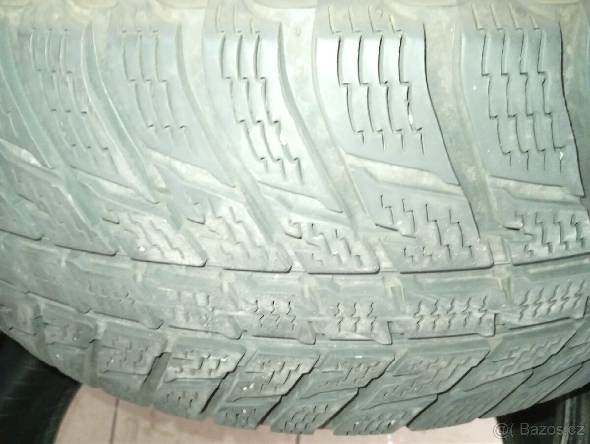 Nokian Zimní 225/60R17 - 5