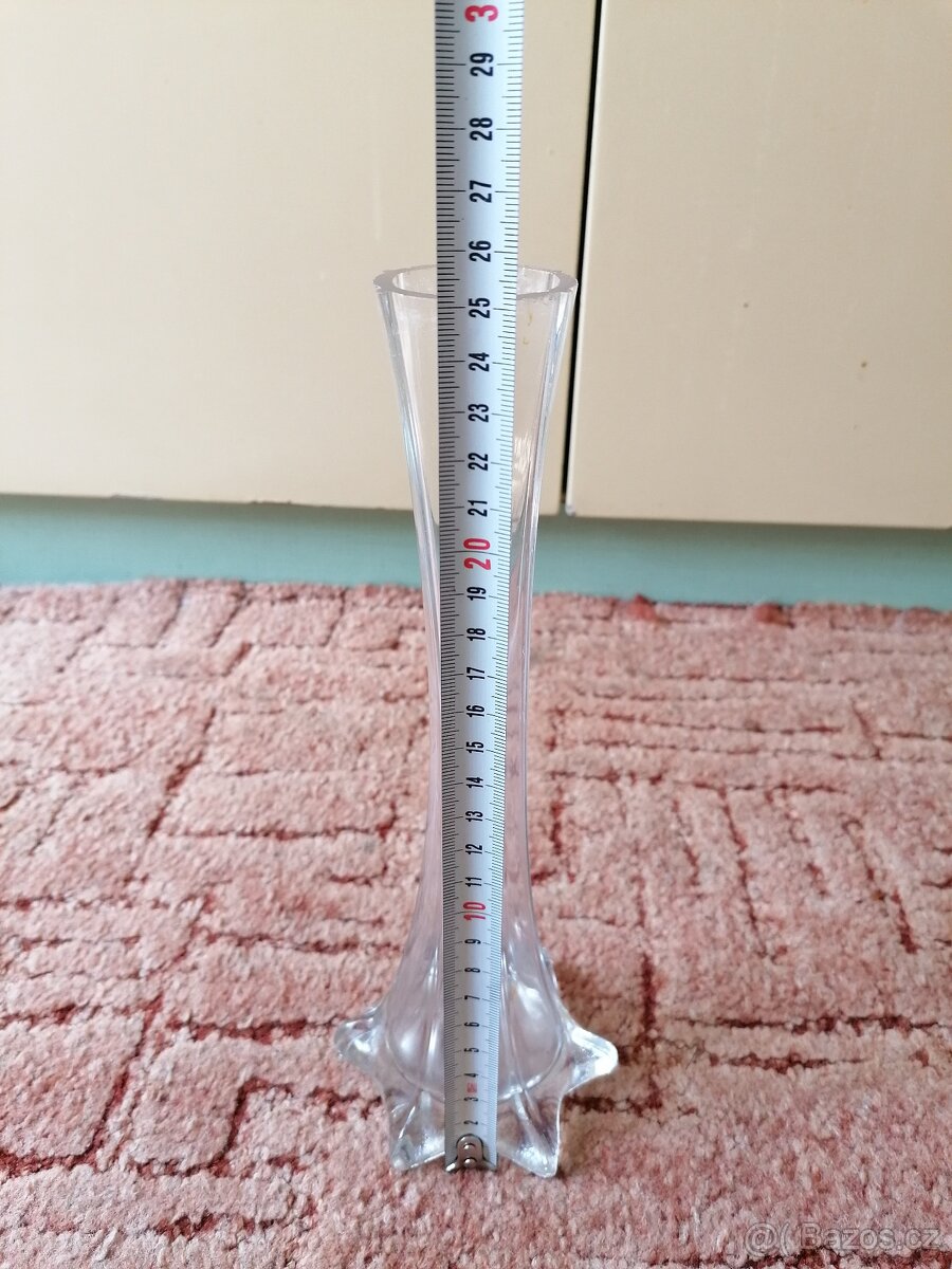Úzká skleněná váza - 5