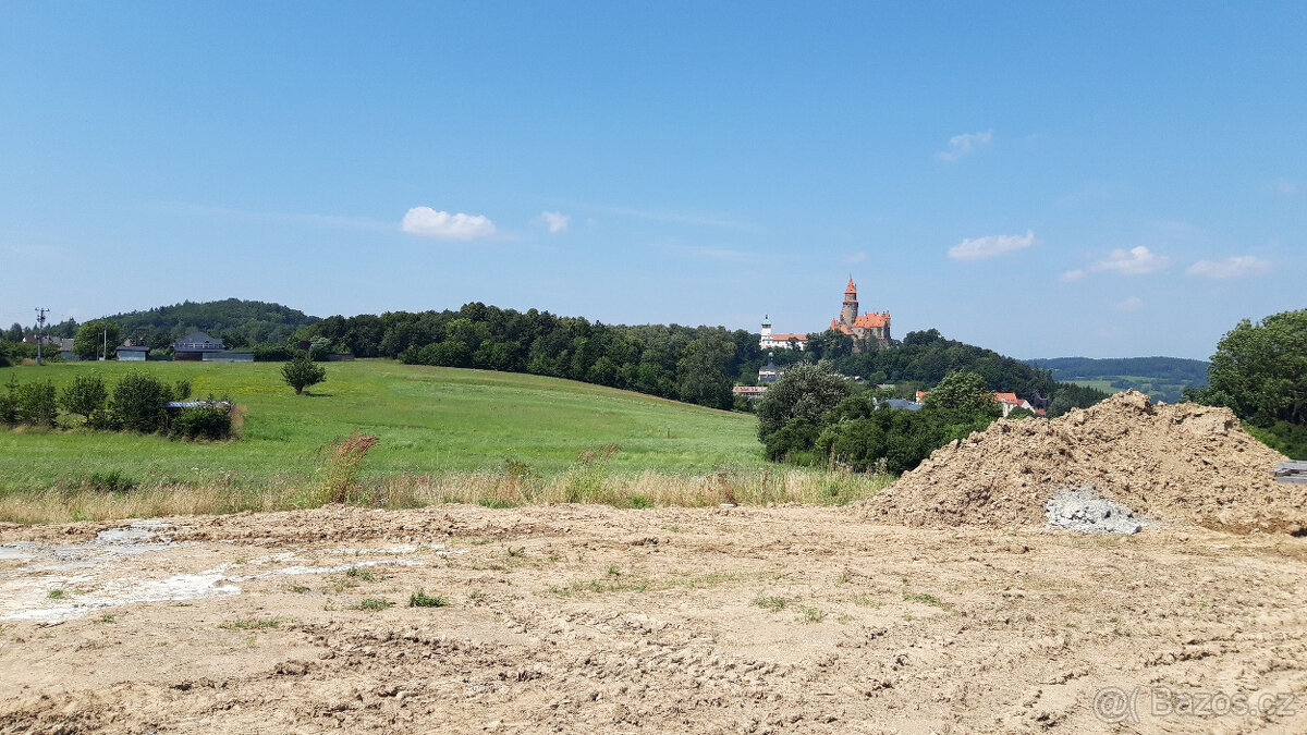 Atraktivní lokalita. Stavební pozemek na Bouzově - 5