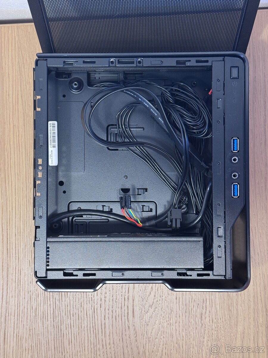 IN-WIN BQ696 Chopin Black - ITX SFF case + 150W zdroj - 5