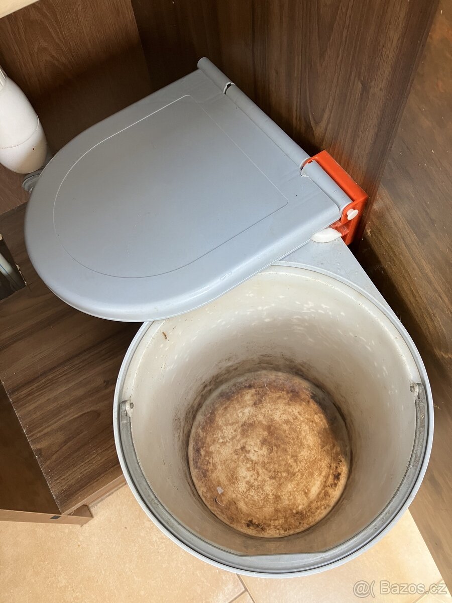 Koš na odpadky k namontování do kuchyňské skříňky - 5