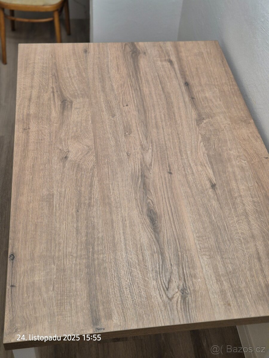 Zakázkový jídelní stůl - 5