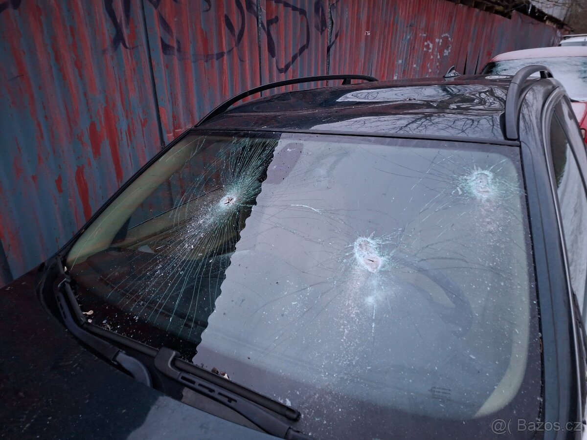 BMW e91 330d 2008 - Na náhradní díly - 5