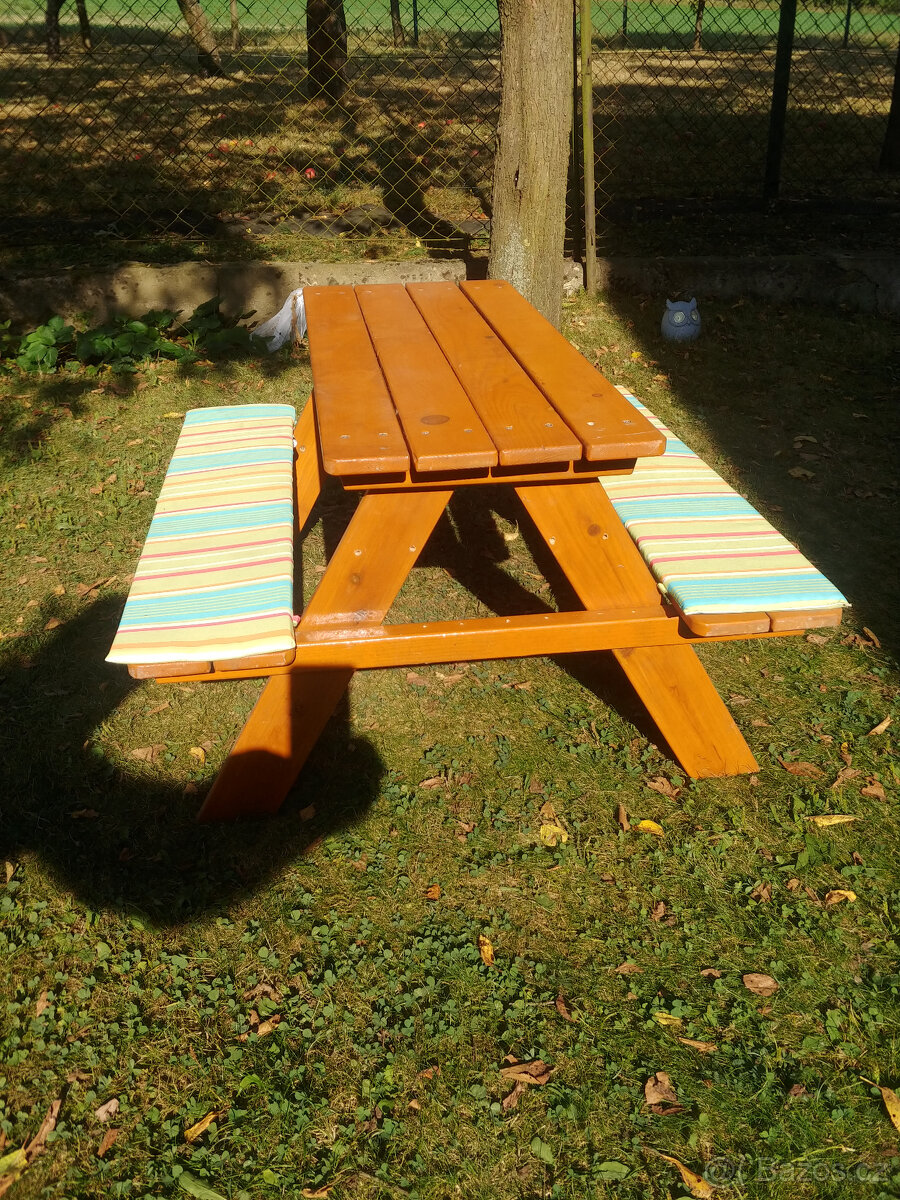 Zahradní dětský jídelní set s podsedáky - 5