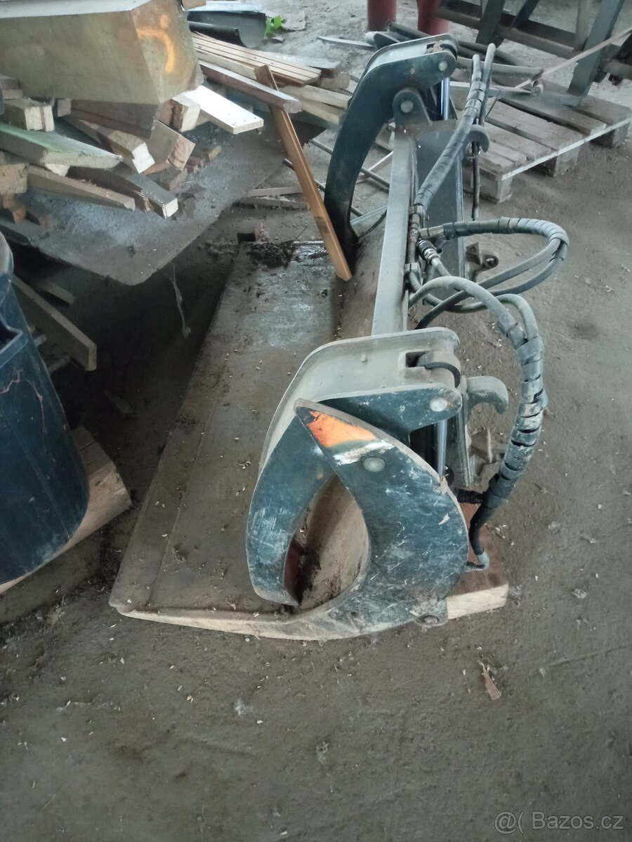 Predám traktor Zetor Forterra 120 - 5