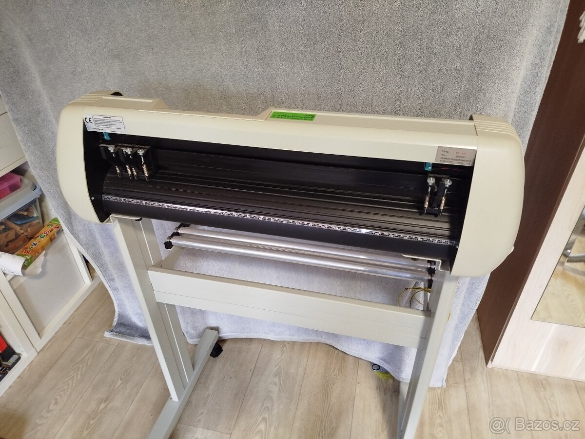 Prodám řezací plotr liyu sc631 - 5
