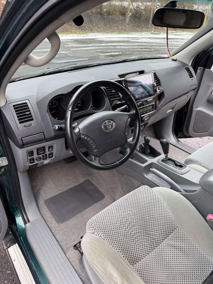 Toyota Hilux 3.0 - 5