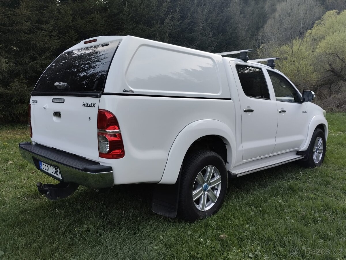 Toyota Hilux 4x4 1 majitel ČR. 216 tis. km.