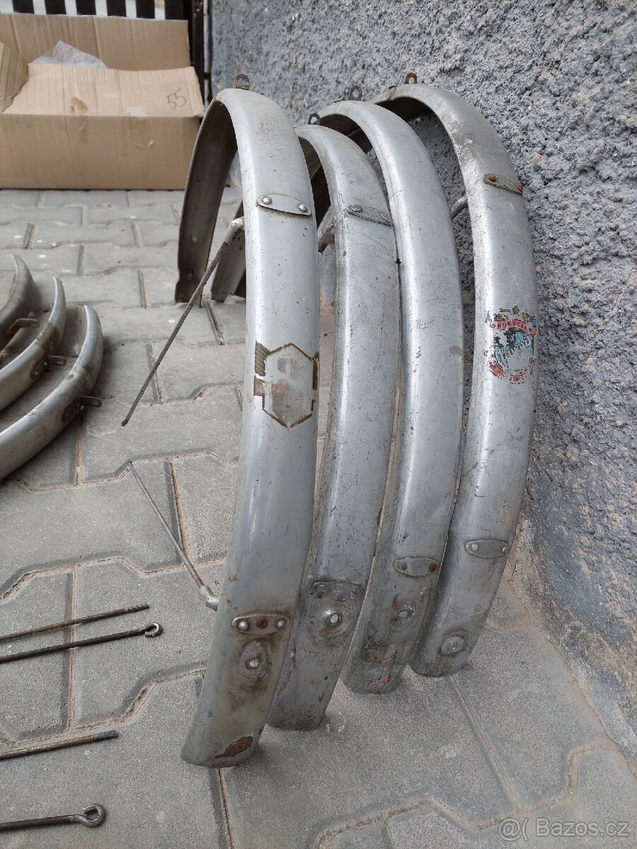 Favorit padesátá léta blatníky stare historicke kolo - 5