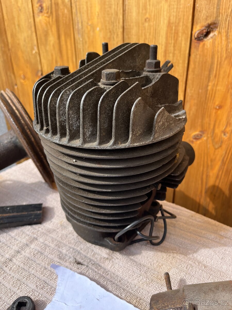 Prodám ČZ 250 předválečná díly i 175 - 5