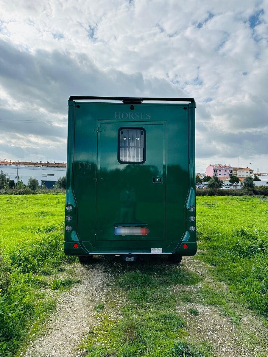Přepravník koní Renault ATM 5-místný / Automat - 5