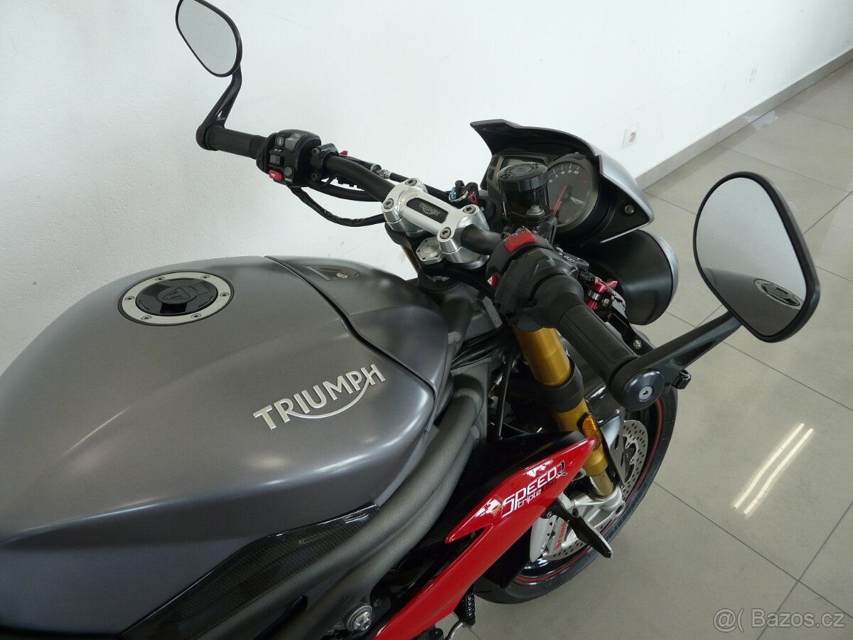 Triumph Speed Triple R 1050 - 5