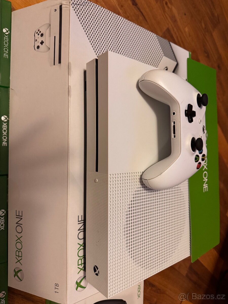 Xbox One S 1TB + herní volant + 2.ovladač + 6x hra - 5