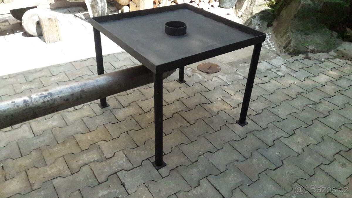 Prodám nové masivní topeniště k udírně síla stěny 5mm - 5