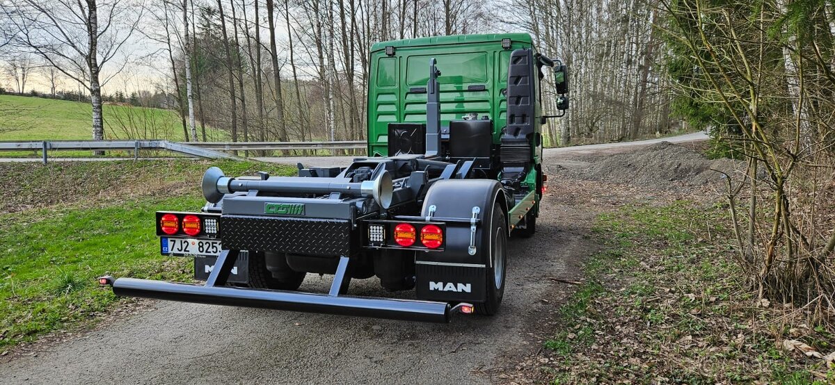 Man TGL 12.220 hákový nosič kontejnerů - 5