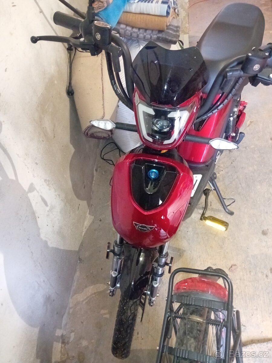 Nádherný skútr elektro skútr - 5