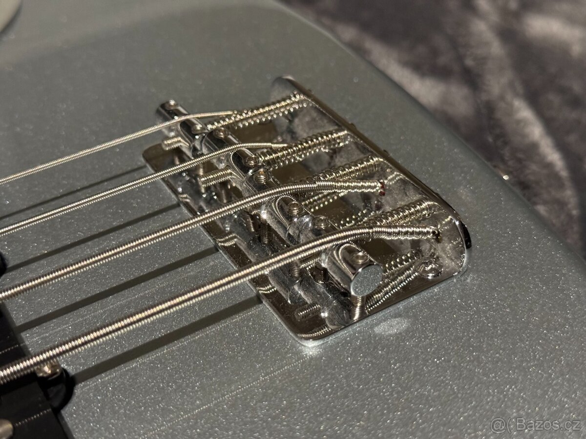 Squier Affinity Jazz Bass - 5